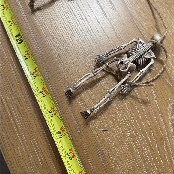 Skeleton Garland Halloween Decor - Picture 3 of 4